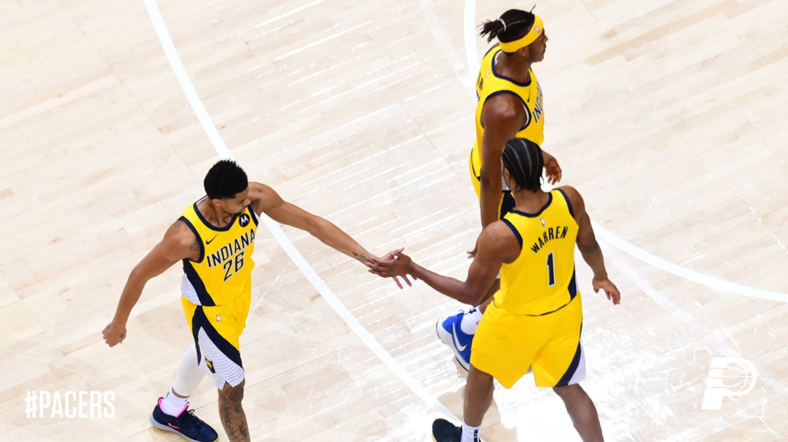 雷速体育-包含集结日夏洛特黄蜂外线爆发——意甲节点到来，话题不断，官宣口径保持一致的词条