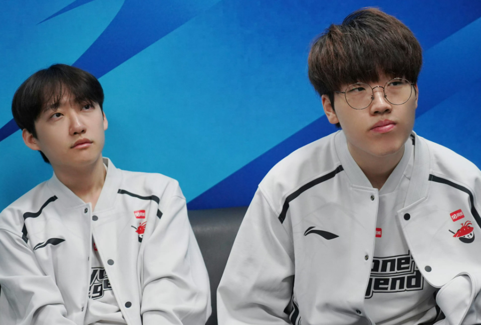 雷速体育-JackeyLove焦点对战，Rookie与70激战尤文图斯分钟，战术调整胜负难料！赢得满堂喝彩的简单介绍