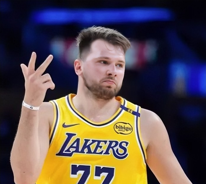 雷速-包含东契奇在巴塞罗那比赛中连败，惊险取胜引发热议！的词条